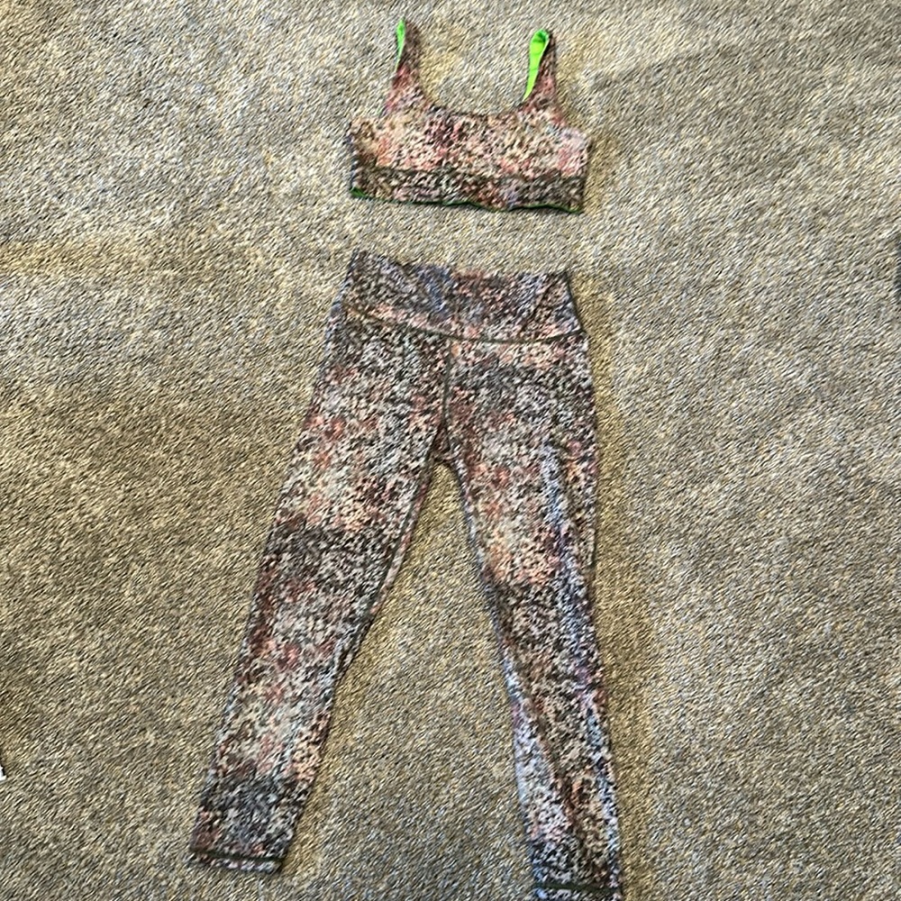 Fabletics Power Hold Leggings & Bra Set Size Medium